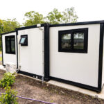 40ft Two Bed, One WIR, Laundry, Bathroom & Kitchen - Image 2